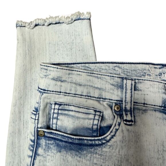 NOBO High Rise Cropped Denim Stretchy Jeans - Light Wash, Size 9 Juniors - Picture 4 of 13